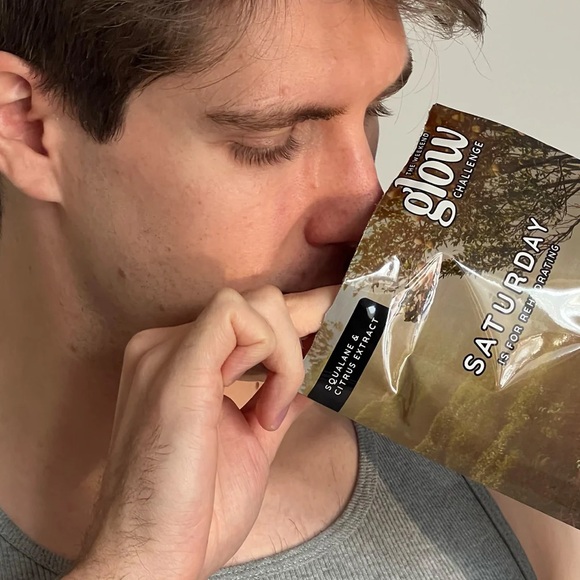 The Weekend Glow Challenge Sheet Masks - unopened package - Picture 2 of 7